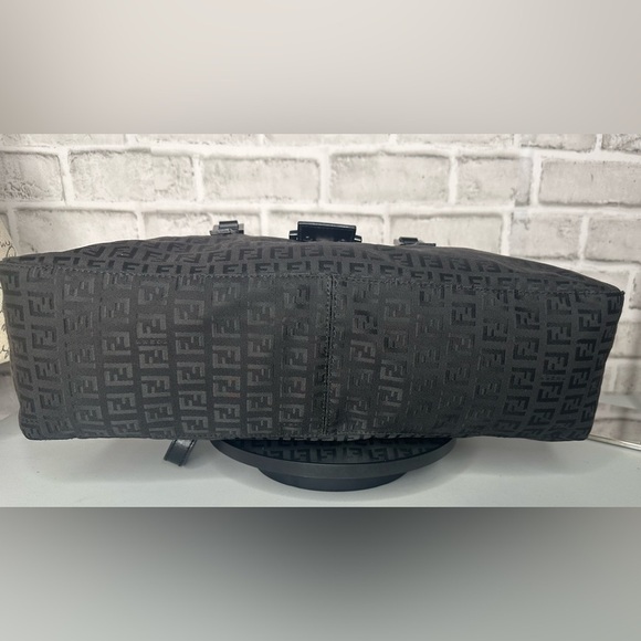 Fendi Zucchino Baguette Shoulder Bag Black Canvas Snap Close Front - Picture 7 of 13